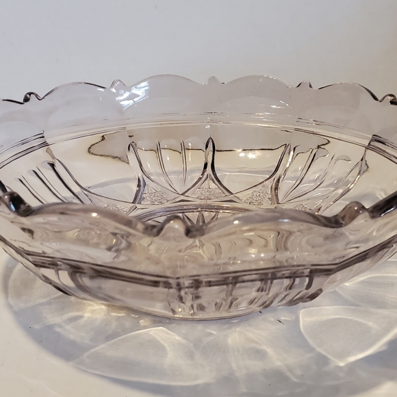 Clear Pink Lavender Tinted Serving Bowl Vintage Glass Star Pattern Frilly Edge - Picture 16 of 16